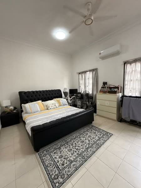 2.5-storey Terraced House for Sale in Puchong (Selangor) - Rina Ahmad - Bedroom - PropertyGuru.com.my