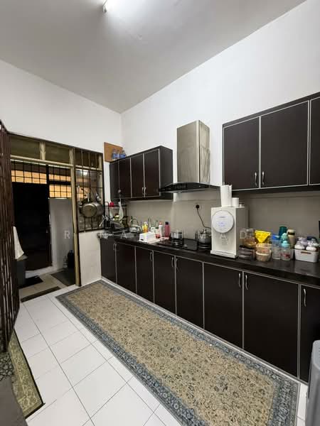2.5-storey Terraced House for Sale in Puchong (Selangor) - Rina Ahmad - Kitchen - PropertyGuru.com.my