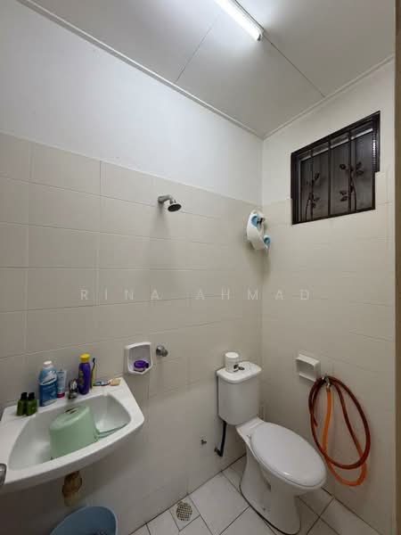 2.5-storey Terraced House for Sale in Puchong (Selangor) - Rina Ahmad - Bathroom - PropertyGuru.com.my