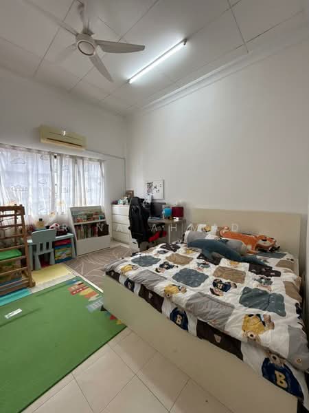 2.5-storey Terraced House for Sale in Puchong (Selangor) - Rina Ahmad - Bedroom - PropertyGuru.com.my