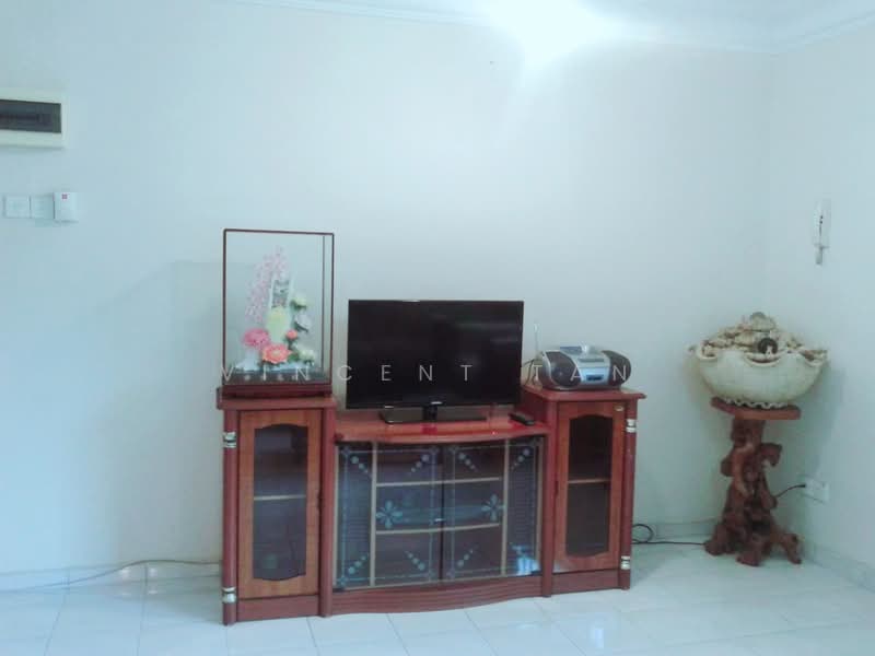 Pangsapuri untuk Disewa di Taman Pekaka Block 31 - Vincent Tan - Living Room - PropertyGuru.com.my