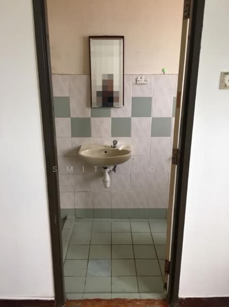 Pangsapuri untuk Dijual di Sri Impian Apartment - Smith Goh - Bathroom - PropertyGuru.com.my