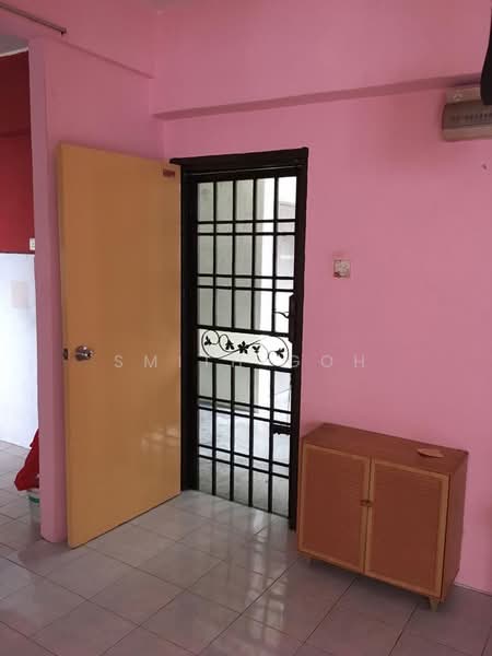 Pangsapuri untuk Dijual di Sri Impian Apartment - Smith Goh - Entrance - PropertyGuru.com.my