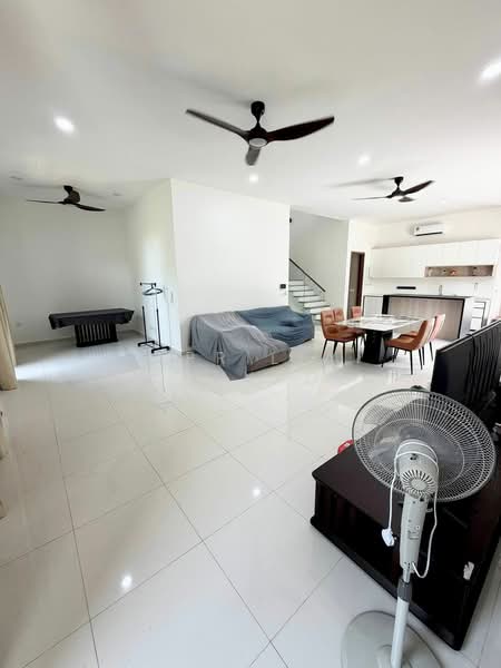 Rumah Berkembar untuk Disewa di Johor Bahru (Johor) - APRILIA CHAYADI - Living Room - PropertyGuru.com.my