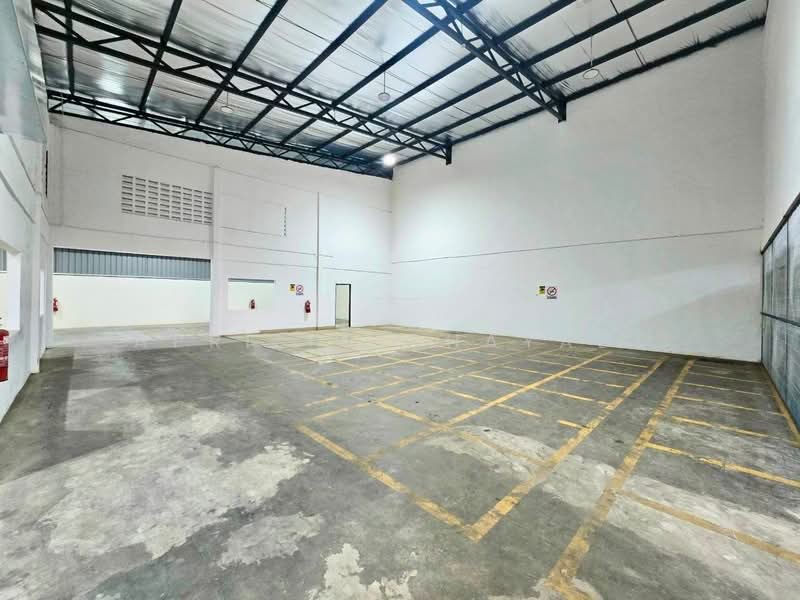 Warehouse for Rent in Plentong (Johor) - APRILIA CHAYADI - Interior - PropertyGuru.com.my