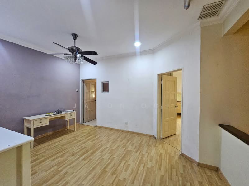 Rumah Teres 2 Tingkat untuk Dijual di Putra Permai (Subang Jaya) - Jason Ooi - Living Room - PropertyGuru.com.my