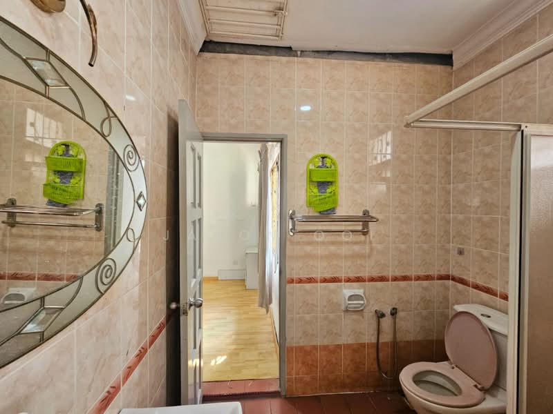 Rumah Teres 2 Tingkat untuk Dijual di Putra Permai (Subang Jaya) - Jason Ooi - Bathroom - PropertyGuru.com.my