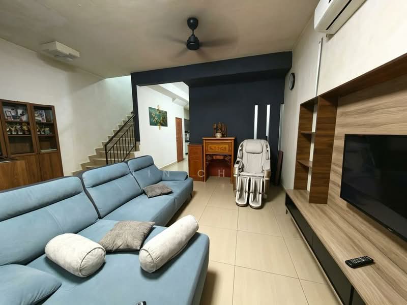 2-storey Terraced House for Sale in Taman Bestari Indah (Ulu Tiram) - Jin Chew - Living Room - PropertyGuru.com.my