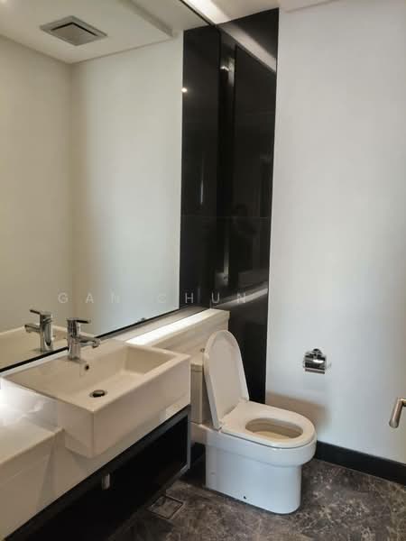 Servis Apartment untuk Disewa di Straits Residences - Gan Chun Kai - Bathroom - PropertyGuru.com.my