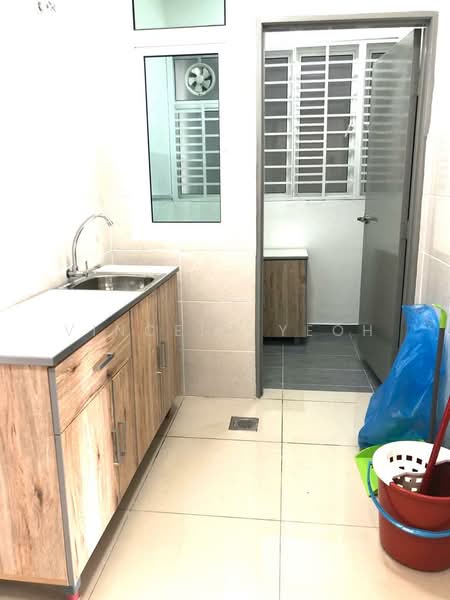 Condominium for Sale at Iris Residence - Vincent Yeoh - Kitchen - PropertyGuru.com.my