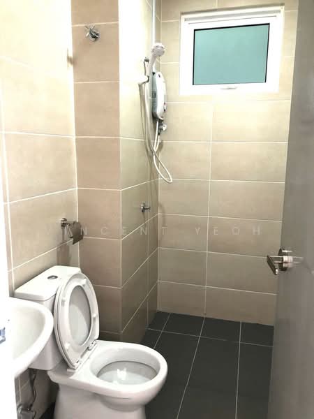 Condominium for Sale at Iris Residence - Vincent Yeoh - Bathroom - PropertyGuru.com.my