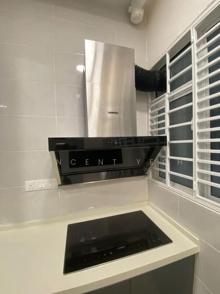 Condominium for Sale at Iris Residence - Vincent Yeoh - Kitchen - PropertyGuru.com.my