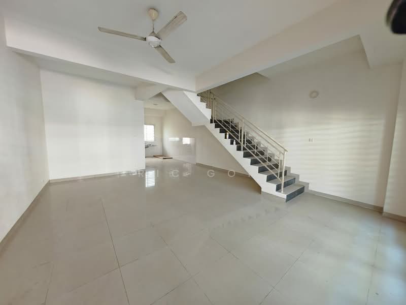 Rumah Teres 3 Tingkat untuk Dijual di Taman Lembah Indah (Simpang Ampat) - Ric Goh - Living Room - PropertyGuru.com.my