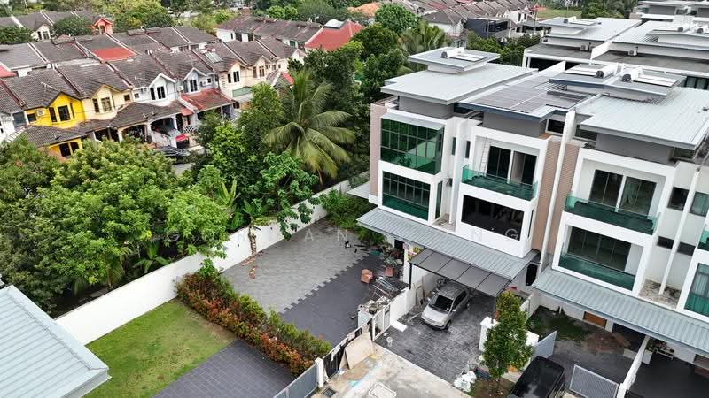 3-storey Terraced House for Sale in Taman Nusaputra Timur (Puchong) - Gordan Wong - Exterior - PropertyGuru.com.my