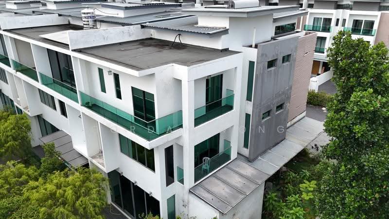 3-storey Terraced House for Sale in Taman Nusaputra Timur (Puchong) - Gordan Wong - Exterior - PropertyGuru.com.my