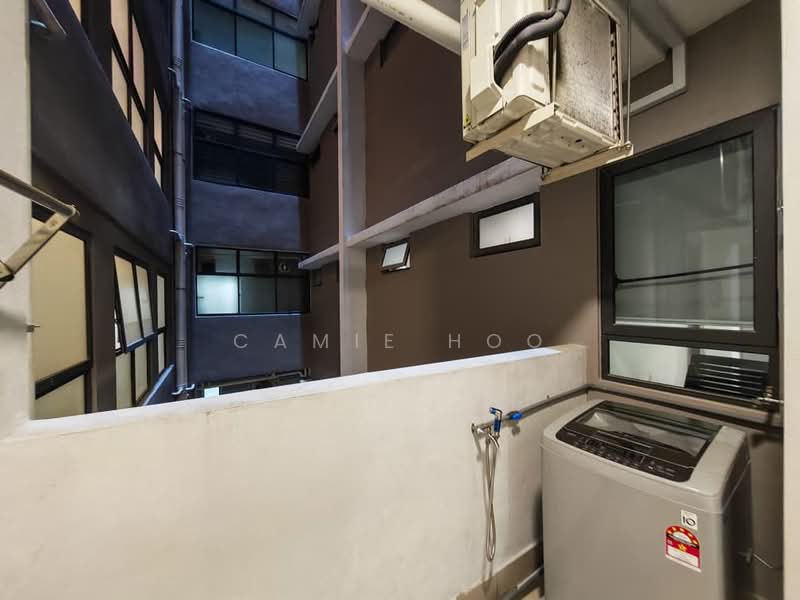 Servis Apartment untuk Dijual di Akasa - Camie Hoo - Balcony - PropertyGuru.com.my