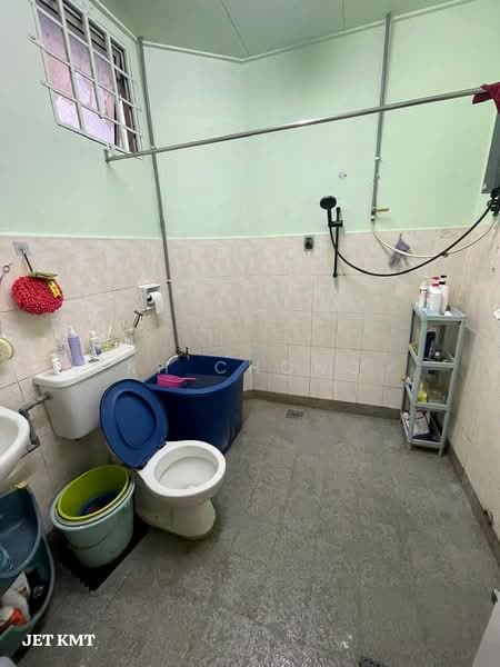 2-storey Terraced House for Sale in Taman Suria Pendamar (Pelabuhan Klang) - KH Chong - Bathroom - PropertyGuru.com.my