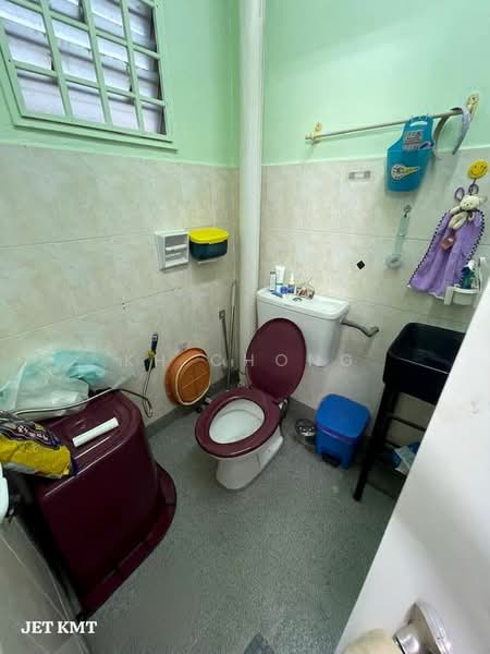 2-storey Terraced House for Sale in Taman Suria Pendamar (Pelabuhan Klang) - KH Chong - Bathroom - PropertyGuru.com.my