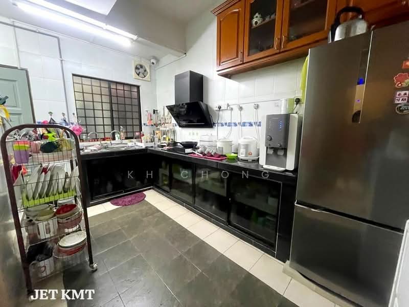 2-storey Terraced House for Sale in Taman Suria Pendamar (Pelabuhan Klang) - KH Chong - Kitchen - PropertyGuru.com.my