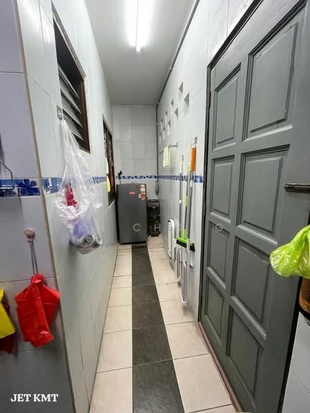2-storey Terraced House for Sale in Taman Suria Pendamar (Pelabuhan Klang) - KH Chong - Corridor - PropertyGuru.com.my