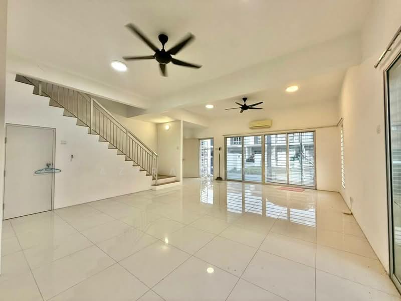 Rumah Teres 2 Tingkat untuk Dijual di Dengkil (Selangor) - Azira Ahmad - Living Room - PropertyGuru.com.my