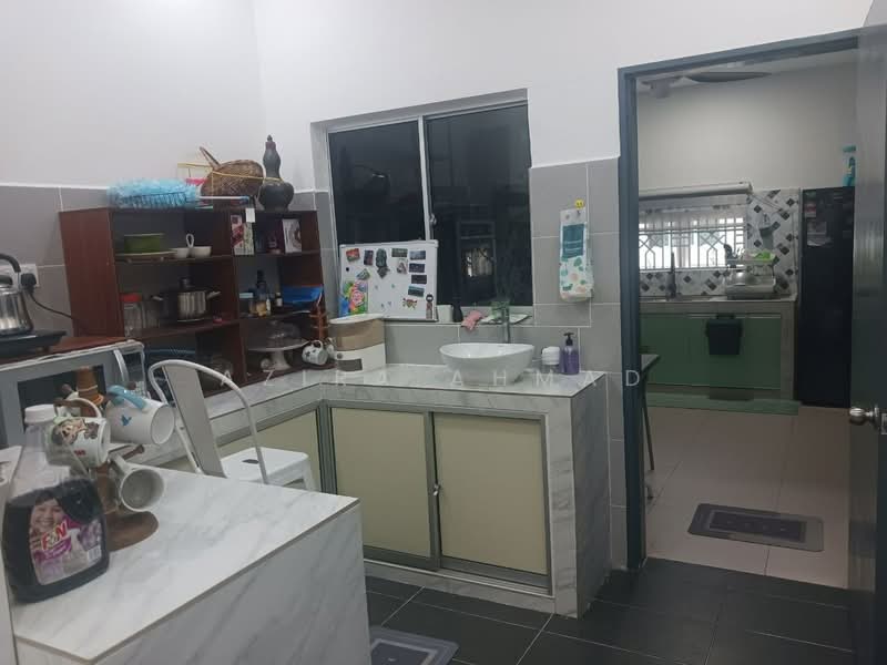 1-storey Terraced House for Sale in Taman Warisan Hijauan (Sepang) - Azira Ahmad - Kitchen - PropertyGuru.com.my