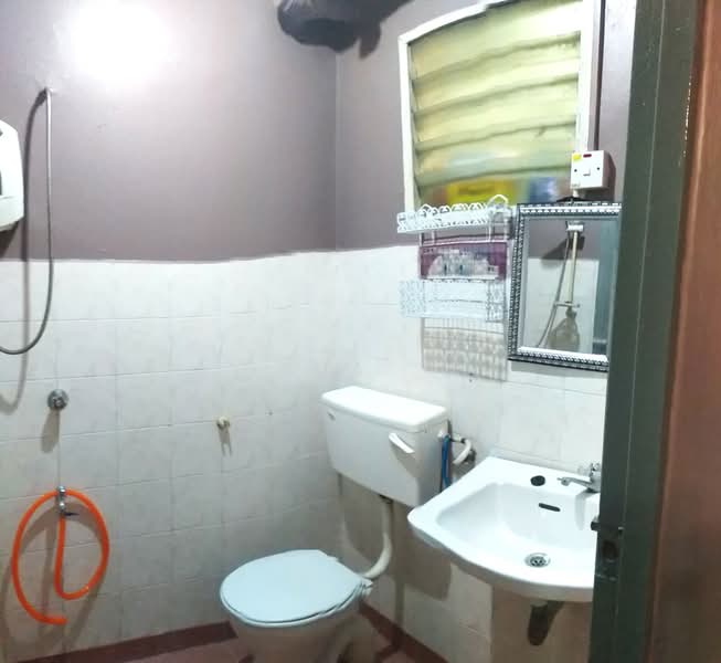 Apartment for Rent at Impian Apartment - Sha . - Bathroom - PropertyGuru.com.my