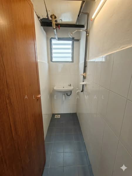Flat for Sale at Rampai Idaman - Allie Jamal - Bathroom - PropertyGuru.com.my