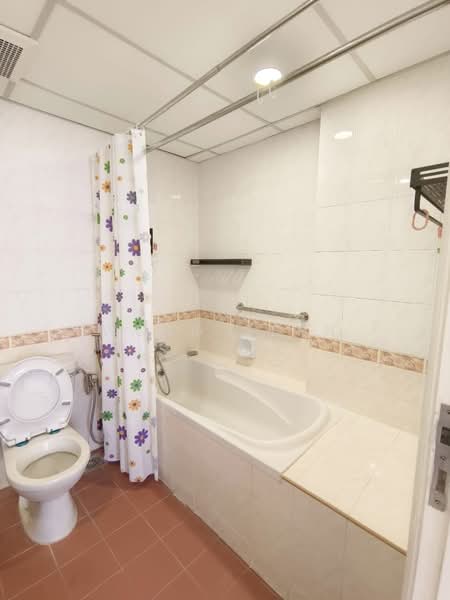 Apartment for Rent at Parkview Towers - Weng Sern - Bathroom - PropertyGuru.com.my