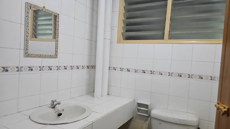 Pangsapuri untuk Disewa di Menara Pelangi - Samuel Tan - Bathroom - PropertyGuru.com.my