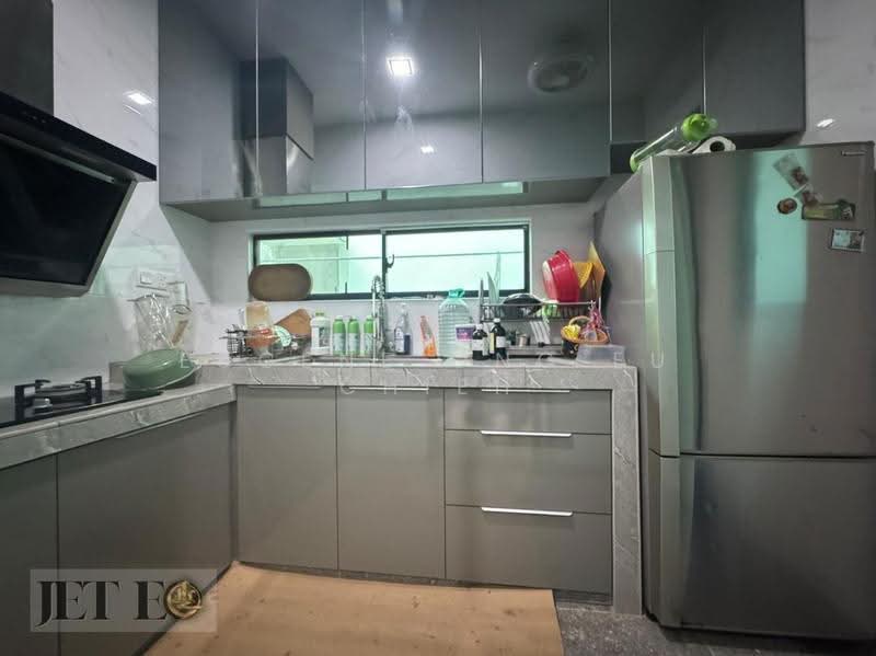 Rumah Berkembar untuk Dijual di Tanjong Duabelas (Selangor) - Eugene Ong Eu chieh - Kitchen - PropertyGuru.com.my