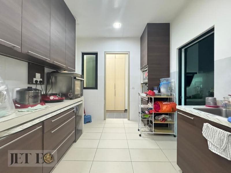 Rumah Berkembar untuk Dijual di Tanjong Duabelas (Selangor) - Eugene Ong Eu chieh - Kitchen - PropertyGuru.com.my