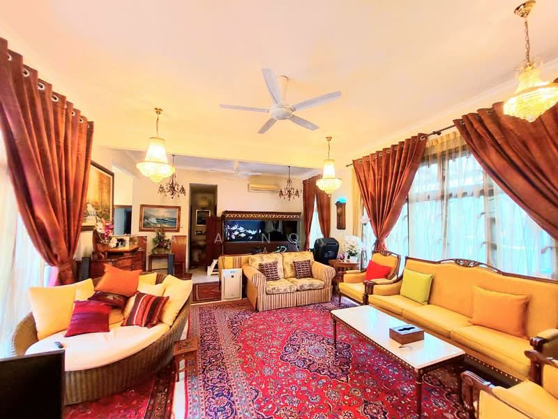 Rumah Banglo untuk Dijual di Seksyen 27 (Shah Alam) - Sa'a Nordin - Living Room - PropertyGuru.com.my