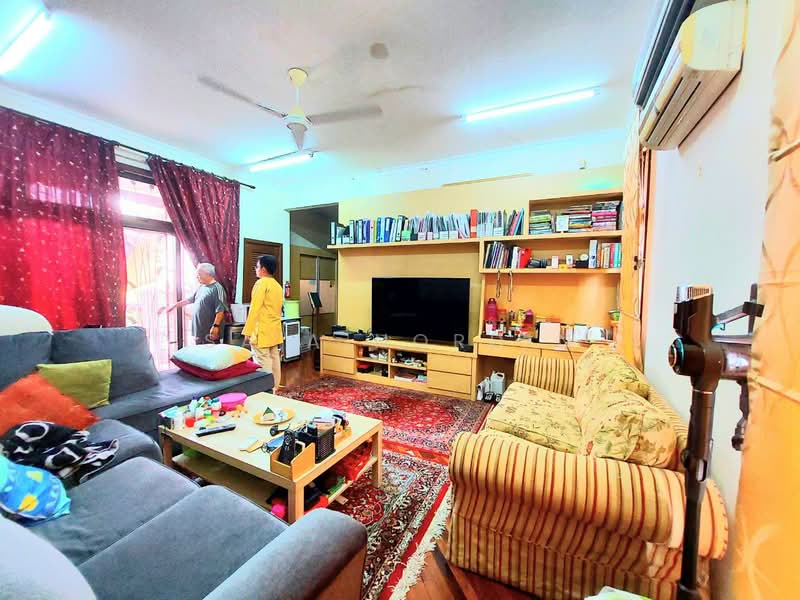 Rumah Banglo untuk Dijual di Seksyen 27 (Shah Alam) - Sa'a Nordin - Living Room - PropertyGuru.com.my