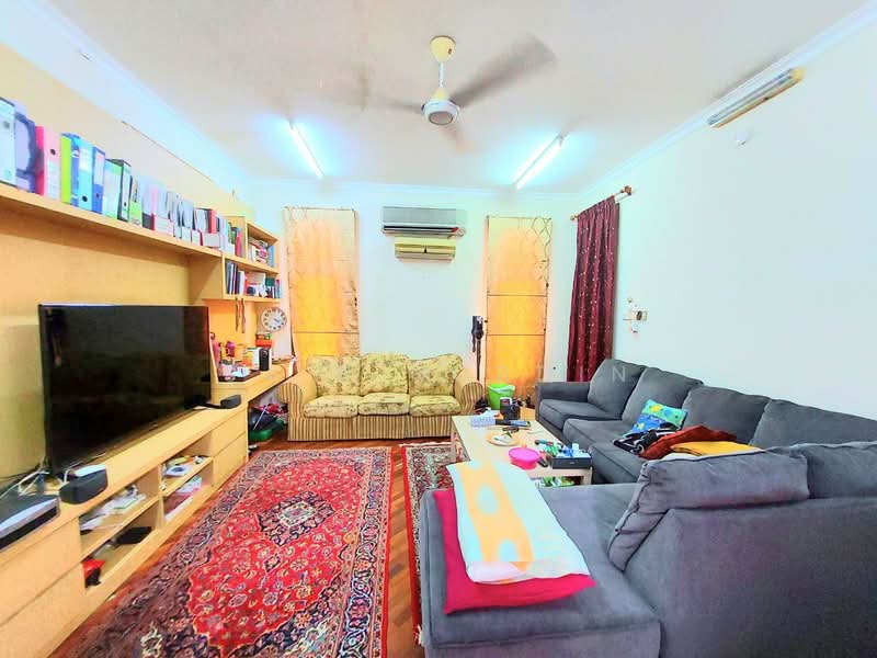 Rumah Banglo untuk Dijual di Seksyen 27 (Shah Alam) - Sa'a Nordin - Living Room - PropertyGuru.com.my