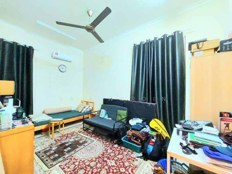 Rumah Banglo untuk Dijual di Seksyen 27 (Shah Alam) - Sa'a Nordin - Living Room - PropertyGuru.com.my