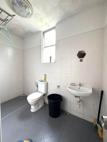 2-storey Terraced House for Sale in Bandar Seri Alam (Masai) - Jameson Choo - Bathroom - PropertyGuru.com.my