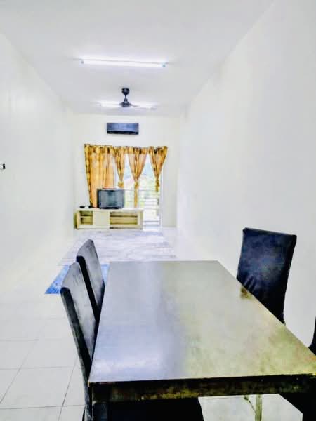 Rumah Bandar untuk Disewa di Sepang (Selangor) - Erin Yusof - Living Room - PropertyGuru.com.my
