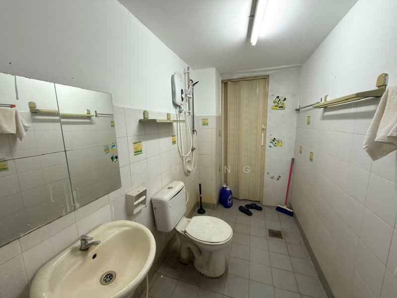 Kondominium untuk Disewa di Seri Cendekia - Addy Ng - Bathroom - PropertyGuru.com.my