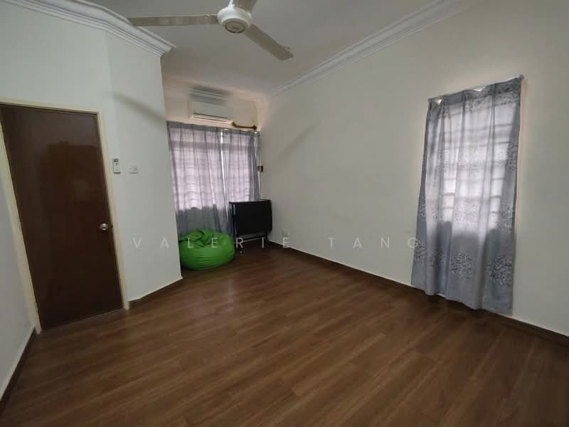 2-storey Terraced House for Sale in Bandar Utama 7 (Bandar Utama) - Valerie Tang - Living Room - PropertyGuru.com.my