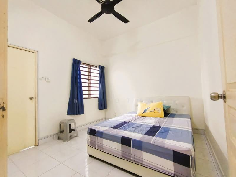 Rumah Teres 2 Tingkat untuk Dijual di Taman Forest Heights (Ampangan) - Azrul Othman - Bedroom - PropertyGuru.com.my