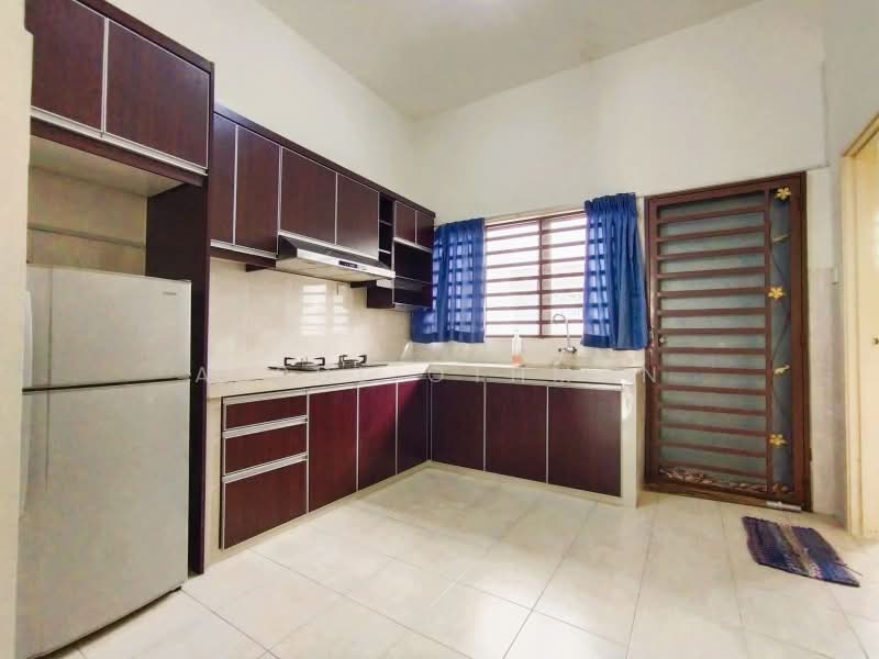 Rumah Teres 2 Tingkat untuk Dijual di Taman Forest Heights (Ampangan) - Azrul Othman - Kitchen - PropertyGuru.com.my
