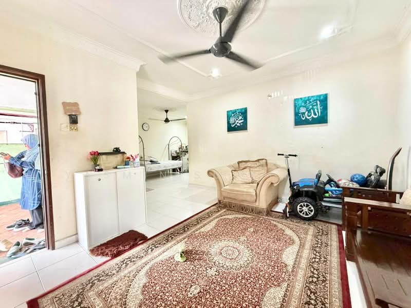 Rumah Teres 2 Tingkat untuk Dijual di Seksyen 7 (Shah Alam) - Yasmin Sulaiman - Living Room - PropertyGuru.com.my