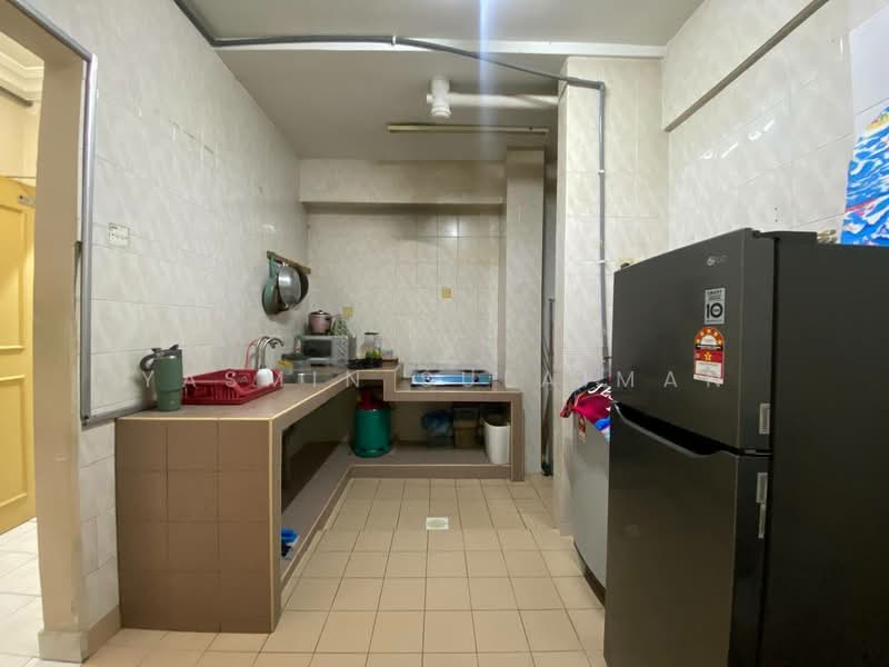 Condominium for Sale at Bayu Tasik 1 - Yasmin Sulaiman - Kitchen - PropertyGuru.com.my