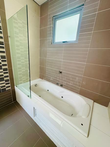 Rumah Berkembar untuk Dijual di Denai Alam (Shah Alam) - Nahathir Shahabudin - Bathroom - PropertyGuru.com.my