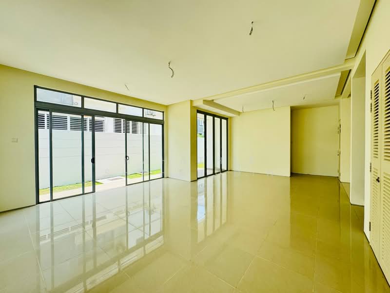 Rumah Berkembar untuk Dijual di Denai Alam (Shah Alam) - Nahathir Shahabudin - Living Room - PropertyGuru.com.my