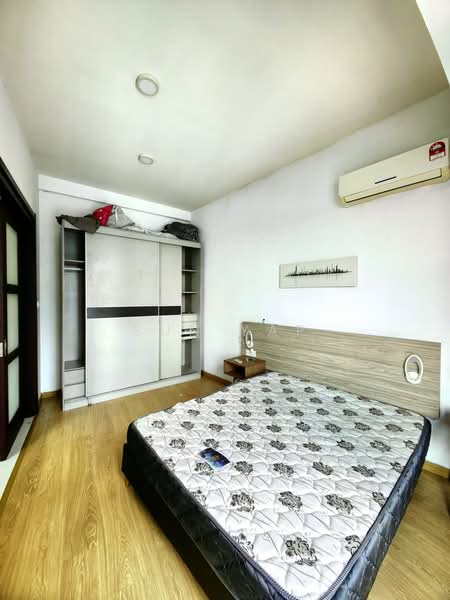 Condominium for Rent at Amberside @ Country Garden Danga Bay - Sun Yap - Bedroom - PropertyGuru.com.my