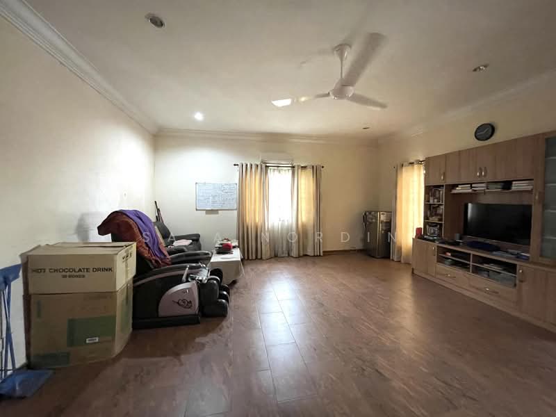Bungalow for Sale in Kampung Tunku (Petaling Jaya) - Sa'a Nordin - Living Room - PropertyGuru.com.my