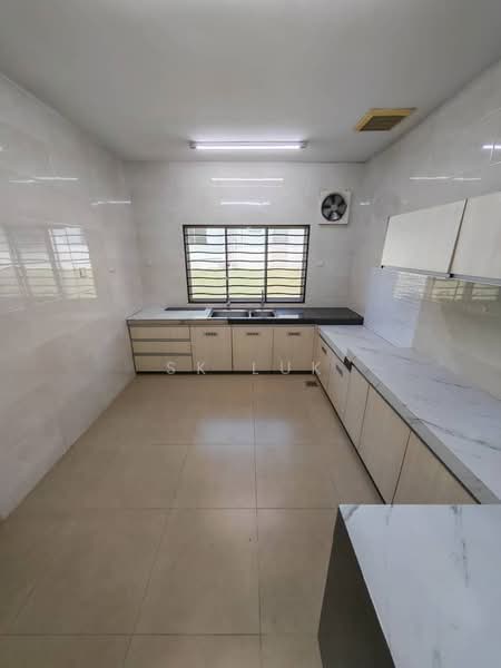 2-storey Terraced House for Sale in Rawang (Selangor) - SK Luk - Kitchen - PropertyGuru.com.my