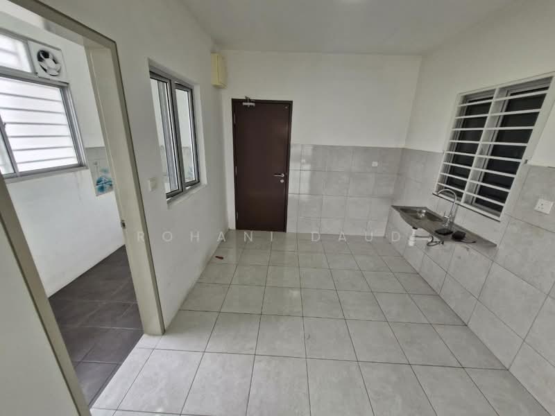 Apartment for Rent at Residensi Tasikmas - Rohani Daud - Kitchen - PropertyGuru.com.my
